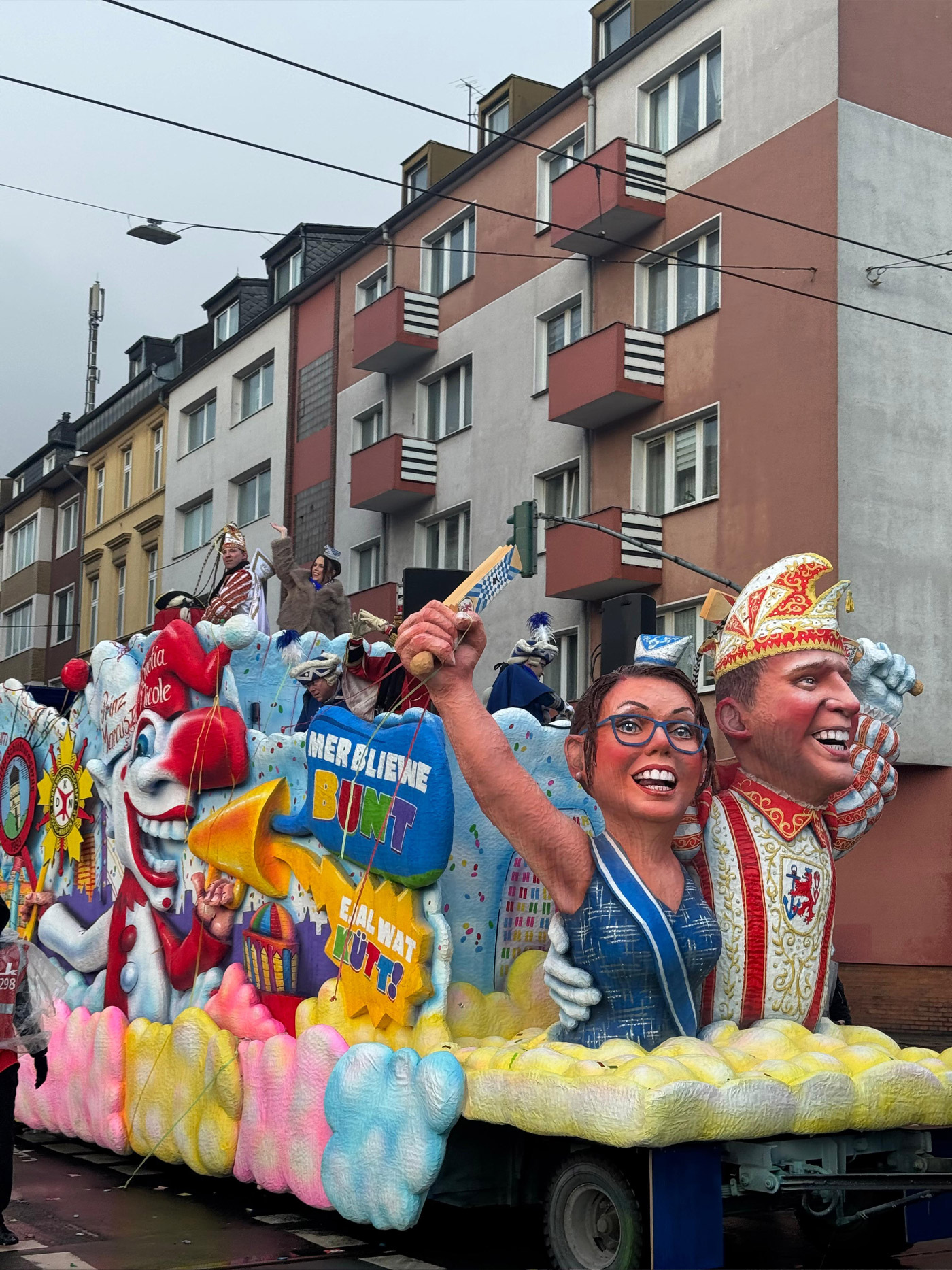 Höhepunkt der Karnevalssession 2026: Düsseldorfer Rosenmontagszug